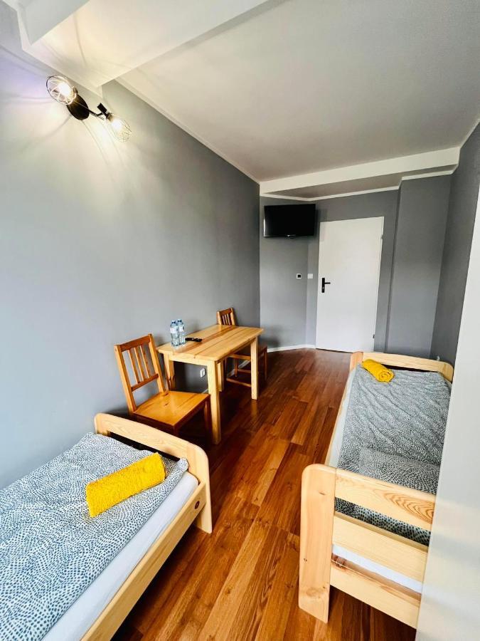 Hostel Woku Świebodzice Exteriör bild